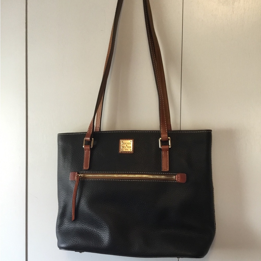 Dooney & Burke Saffiano Zip Shopper (Pebble Grain)